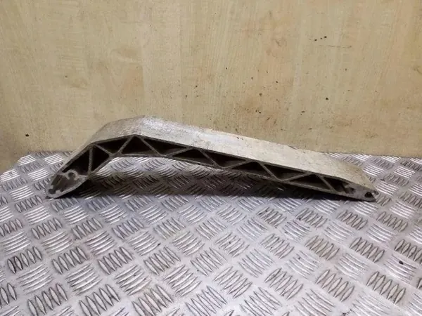 Support différentiel arrière Skoda Octavia Mk2 OEM 3C0505100 image 3