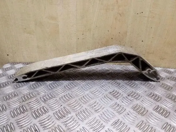 Support différentiel arrière Skoda Octavia Mk2 OEM 3C0505100 image 4