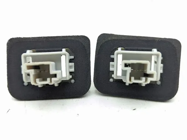 Luz de matrícula Mazda CX-5 II 2018 OEM L004547 image 3