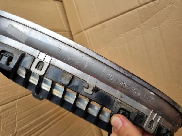 Left Grill Insert BMW 3 E90/E91 08-12 image 10