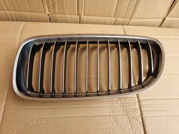 Left Grill Insert BMW 3 E90/E91 08-12 image 4