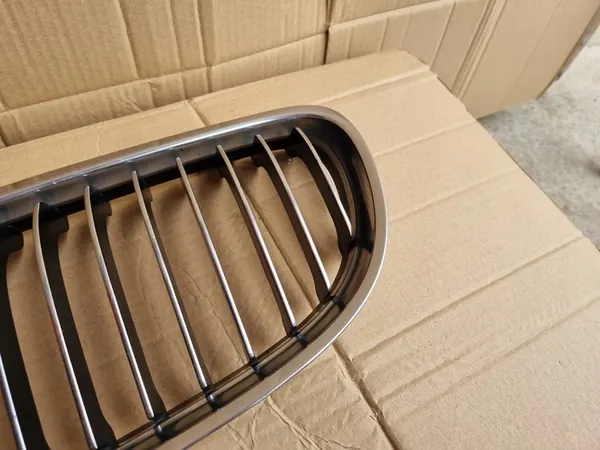 Left Grill Insert BMW 3 E90/E91 08-12 image 6