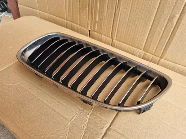 Left Grill Insert BMW 3 E90/E91 08-12 image 7