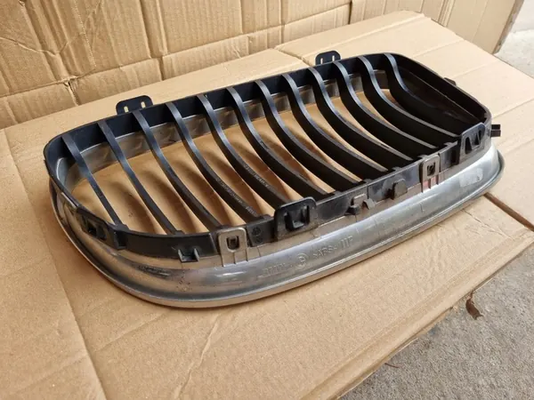 Left Grill Insert BMW 3 E90/E91 08-12 image 8