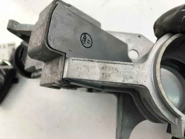 Peça estacionária Opel Astra H (L48) OEM 501882 image 6