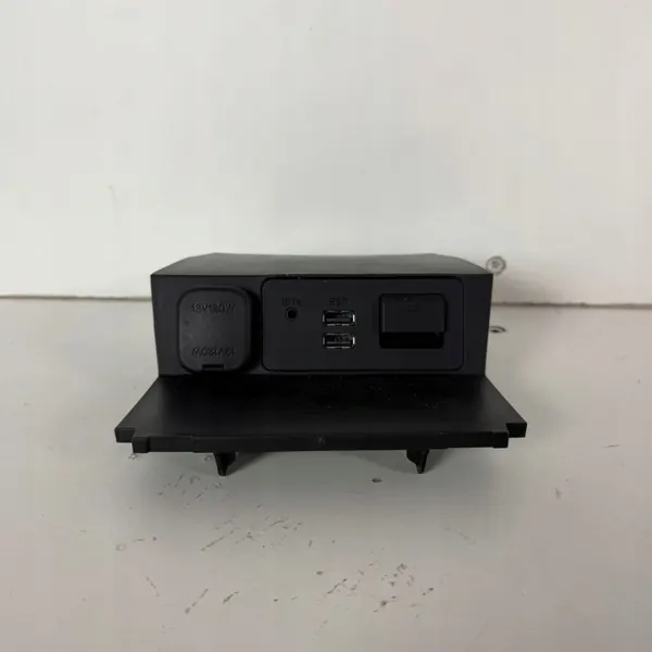 Mazda 6 III USB/Aux-portti OEM JPF-GML8644A1 image 2