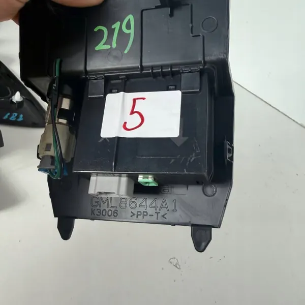 Mazda 6 III USB/Aux-portti OEM JPF-GML8644A1 image 4