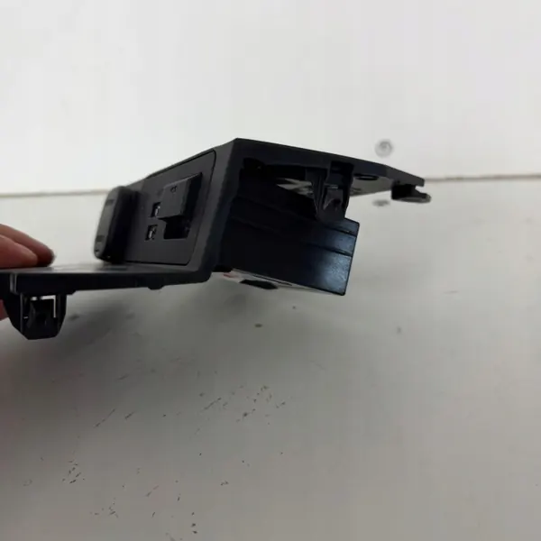 Mazda 6 III USB/Aux-portti OEM JPF-GML8644A1 image 6