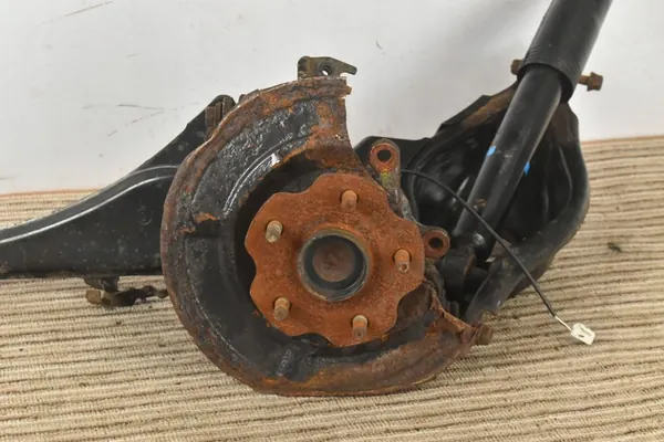 Snodo ammortizzatore posteriore sinistro Toyota Avensis T27 T29 90105-12350 image 2