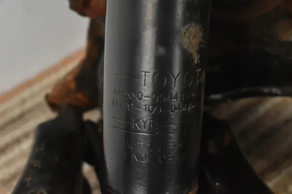 Snodo ammortizzatore posteriore sinistro Toyota Avensis T27 T29 90105-12350 image 5