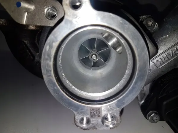 SEAT ARONA 6F9 1.0 TSI Turbo 05C145701B image 9