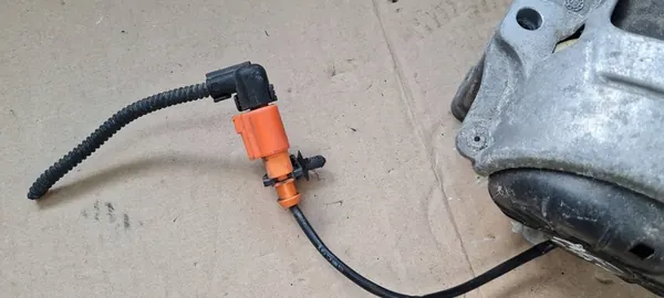 Moottorin Kiinnike Audi A4 S4 8R0199381AE image 2