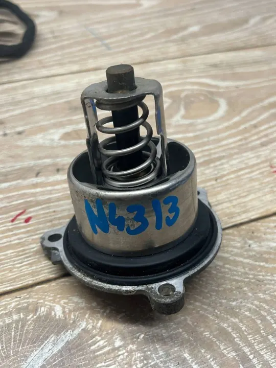 Termostato Delantero Porsche 911 991 2016 OEM 10622603 image 2