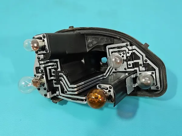 Luz Trasera Izquierda 12-15 Seat Ibiza IV 6J HB 6J4945095K image 9