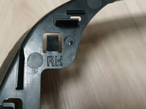 Tesla Model 3 oikean peilin kehys OEM - Käytetty image 9