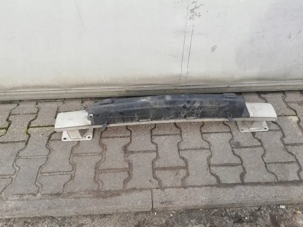 Etupuskuri Citroen C4 Lift 08-10 OEM 7106 C5 image 2