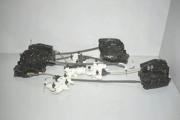 Ensemble de serrures BMW 7 avec fermeture G11 G12 2581894 image 1