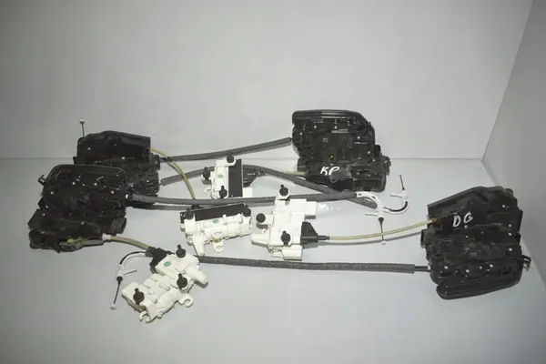 Ensemble de serrures BMW 7 avec fermeture G11 G12 2581894 image 2