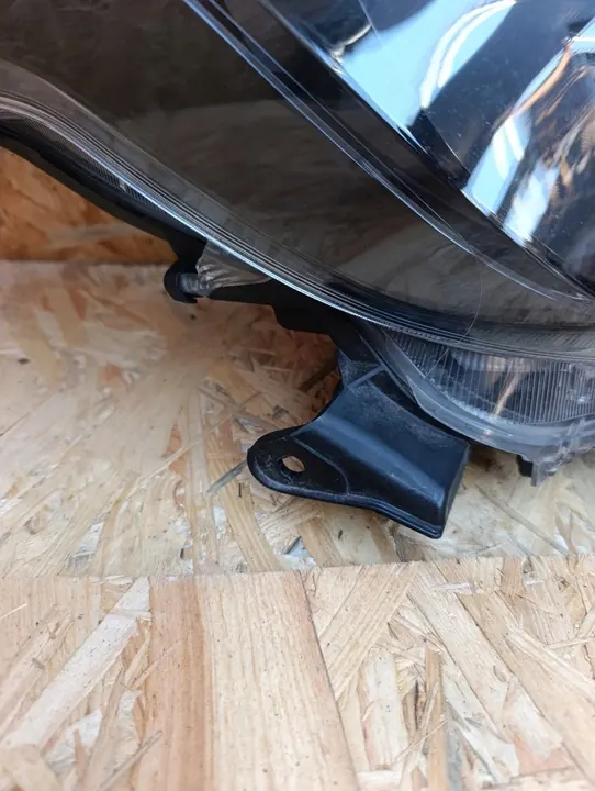 Phare Droit Toyota Yaris IV 2021-2025 OEM NJBH56JHGJ image 2