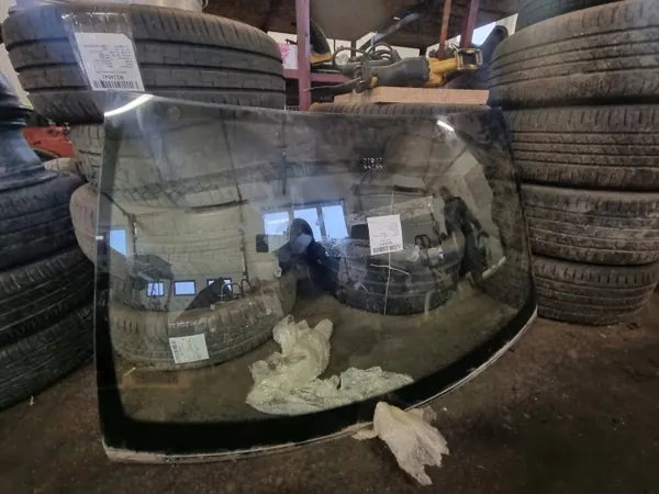 Parabrisas delantero MERCEDES para E W210 Sedán - Usado image 3