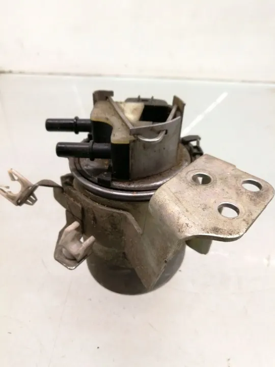 Filtro de combustible Nissan OE usado OEM ARA158692 image 3