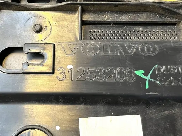 Spoiler coffre Volvo V60 2011 OEM 31253209 image 10