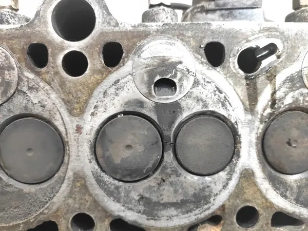 Culata OEM 068103373T para VW Golf II 1.6D image 10