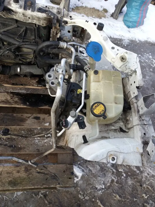 OEM verso 13-15 lift framkylarbalk - Begagnad image 10