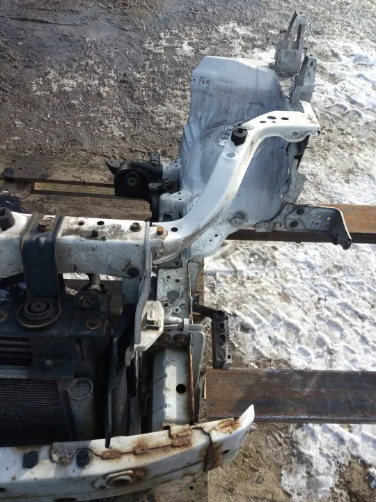 OEM verso 13-15 lift framkylarbalk - Begagnad image 3