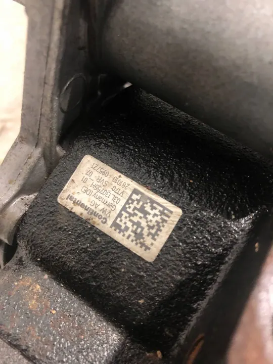 Kraftstoffpumpe Einspritzung 1.6CAY Passat B7 image 2