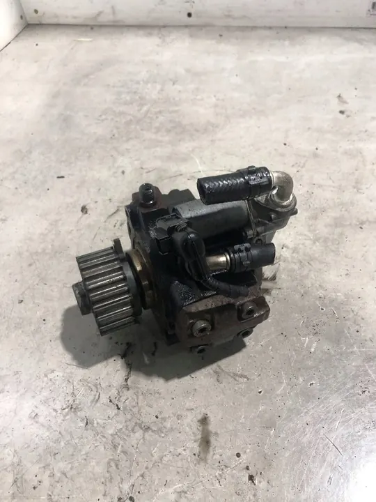 Kraftstoffpumpe Einspritzung 1.6CAY Passat B7 image 3
