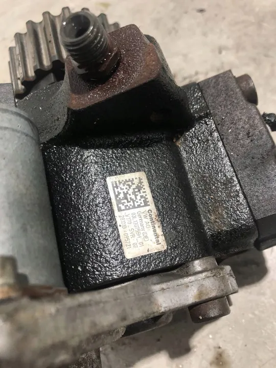 Kraftstoffpumpe Einspritzung 1.6CAY Passat B7 image 5