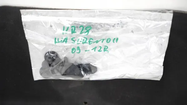 Isolation de capot OEM 360151952 pour Kia Sorento II image 4