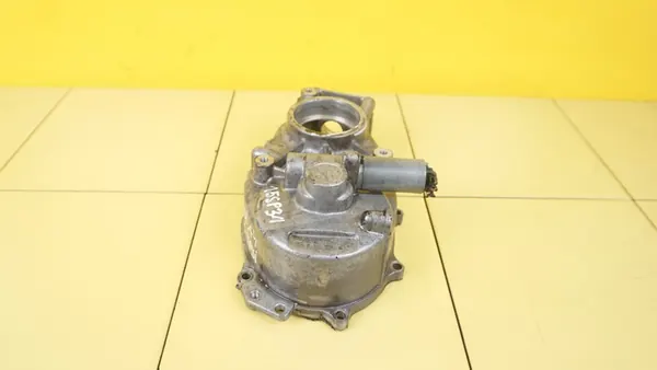 AUDI A4 B7 EXEO 2.0 TFSI Timing Cover 06F103530G image 2