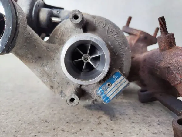 Turboaggregat 1.9 TDI VW Transporter T5 AXB 038253056M image 8