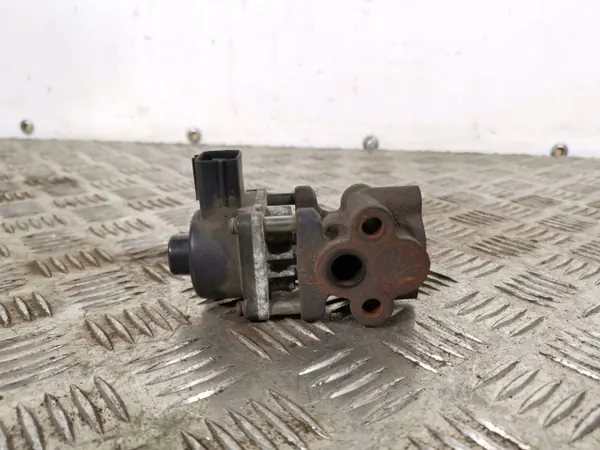Válvula EGR Subaru OEM FBZ7779 - Estado Usado image 2