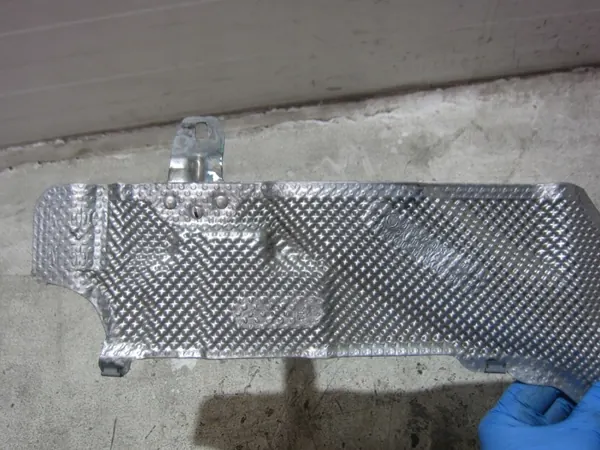 BMW 7 lämpösuoja OEM 51487270537 - Käytetty image 3