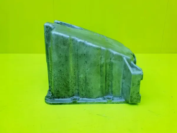 Oljetank Audi A4 B7 A3 8P A6 C6 2.0 TFSI image 5