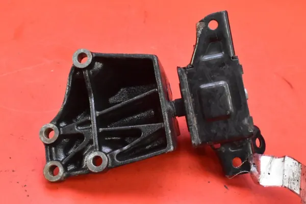 Soporte caja cambios izquierdo OEM mamAUTO-1048731- Hyundai Kona image 5