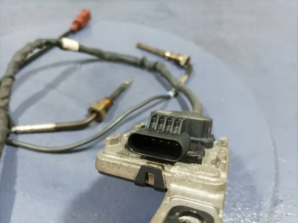 Avgastemperatursensorer OEM 8W0907807H Audi A5 image 4