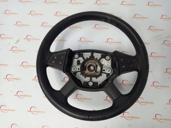 Volante Mercedes W245 OEM A1644601403 Usado image 2