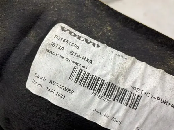Escudo térmico Volvo OEM 31651595 - Usado image 3