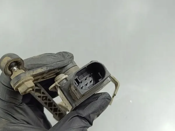 Sensor de suspensão pneumática dianteira Polestar 2 32221477 image 2