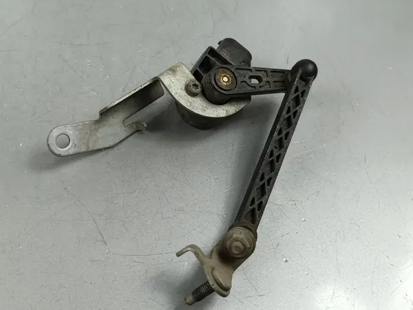 Sensor de suspensão pneumática dianteira Polestar 2 32221477 image 4