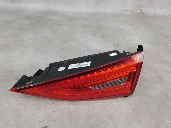 Luz trasera LED derecha Audi A3 8V Sedan 8V5945094H image 2