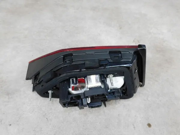Luz trasera LED derecha Audi A3 8V Sedan 8V5945094H image 6