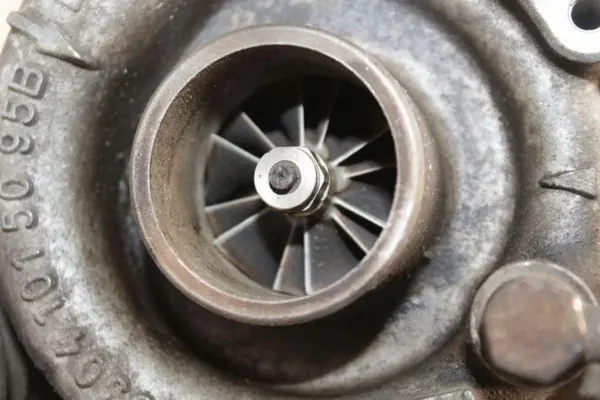 Turbo d'occasion OEM 058145703L pour VW Passat B5 image 4
