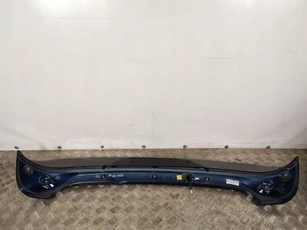 Hyundai Santa Fe Spoiler OEM FBZ7877 - Begagnad image 4