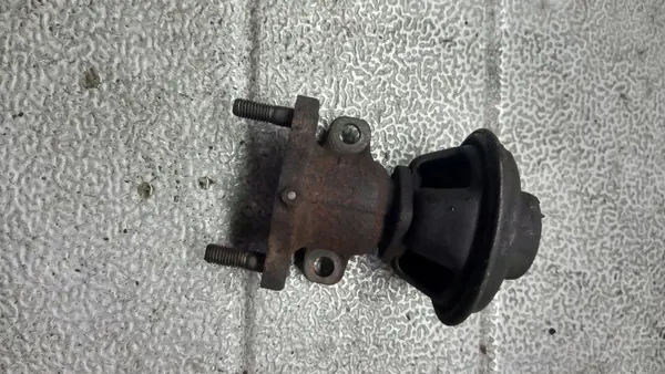 Válvula EGR usada para Kia Carnival 2.9TDI - Kia OE image 2