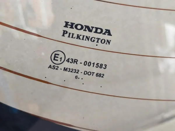 Vitre arrière de hayon Honda CIVIC VIII UFO 2.2 CTDI OEM image 5